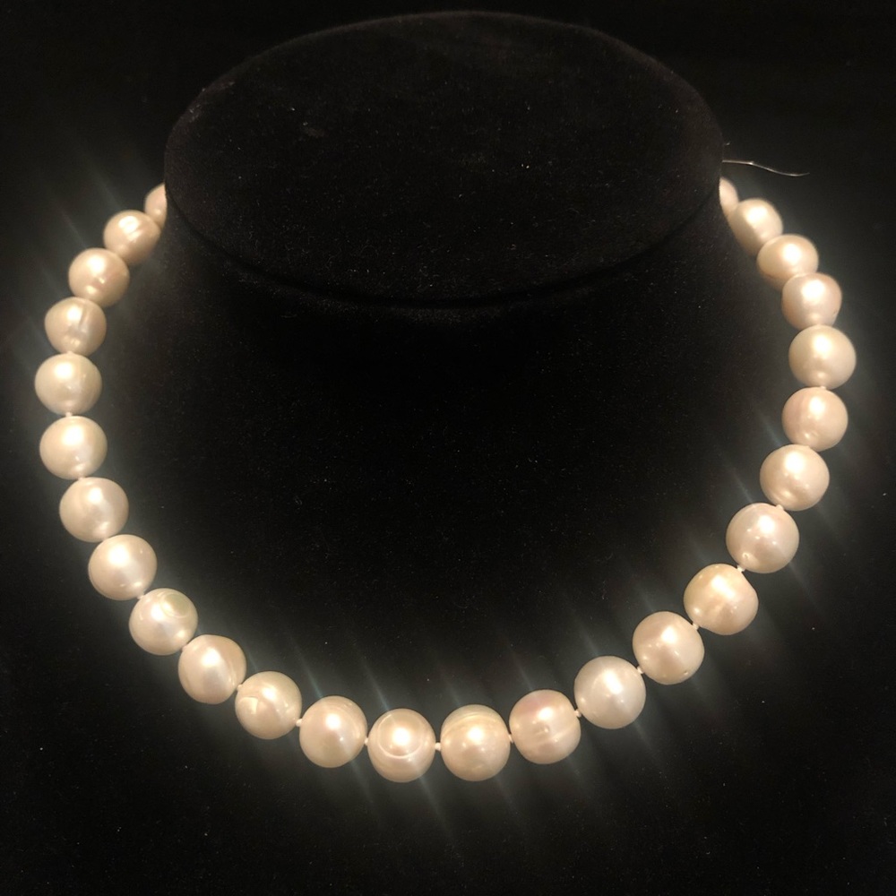 Genuine freshwater pearl necklace 10kt gold over silver clasp